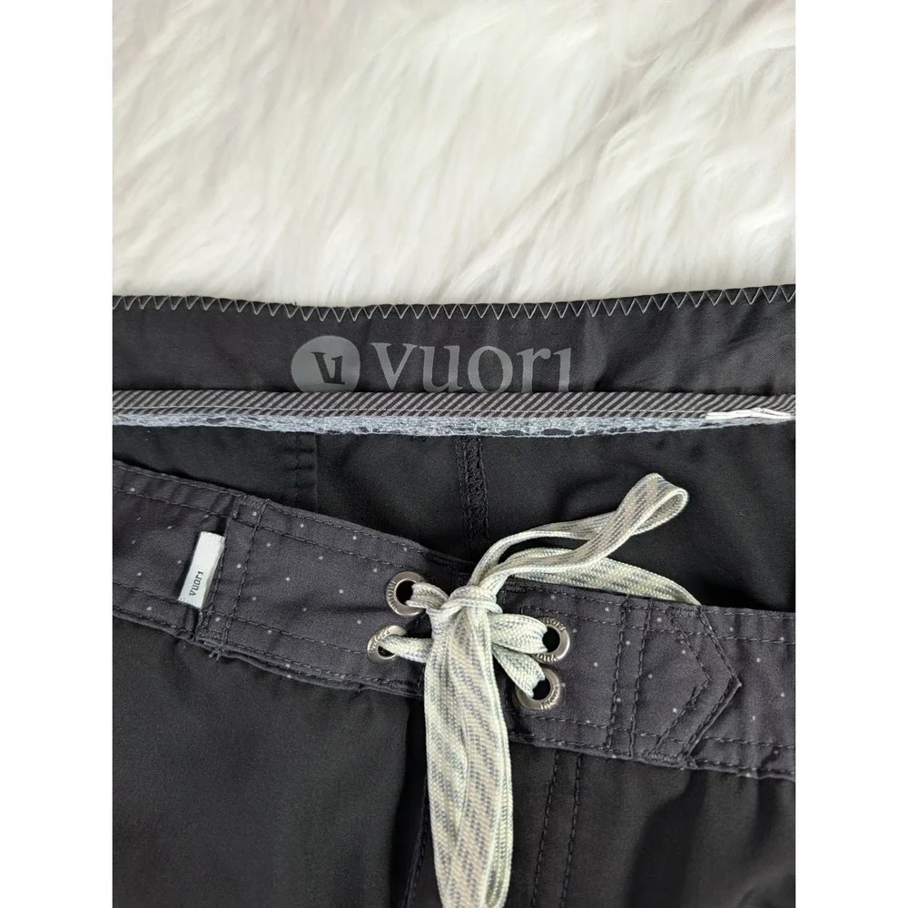 Vuori Kore Shorts Men 34 Black Performance Active Training cut unlined Trunks